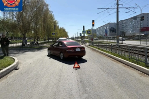 В Челнах скутер столкнулся с авто: двое пострадали