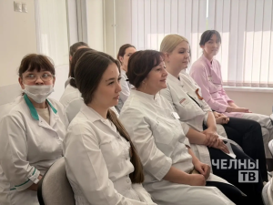 В Челнах отметили Международный день акушерки