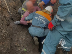 В Челнах двоих рабочих спасли после обрушения грунта