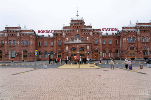 Восемь подростков из Татарстана начали работать на железнодорожном вокзале