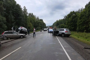 Двое детей и женщина погибли в ДТП с тремя авто в Татарстане