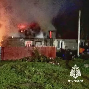 В Татарстане мужчина погиб при пожаре в доме на две семьи