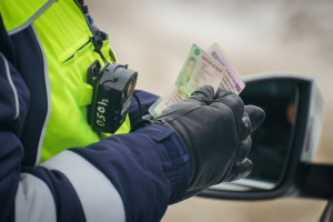 В Казани водителя Honda наказали за езду по встречке на Профсоюзной