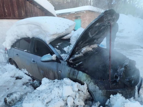 В Альметьевске 19-летний водитель погиб при пожаре в своем Chevrolet Cruze