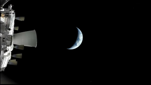 Экипаж «Артемиды-2» показал Землю с расстояния 70 тыс. км